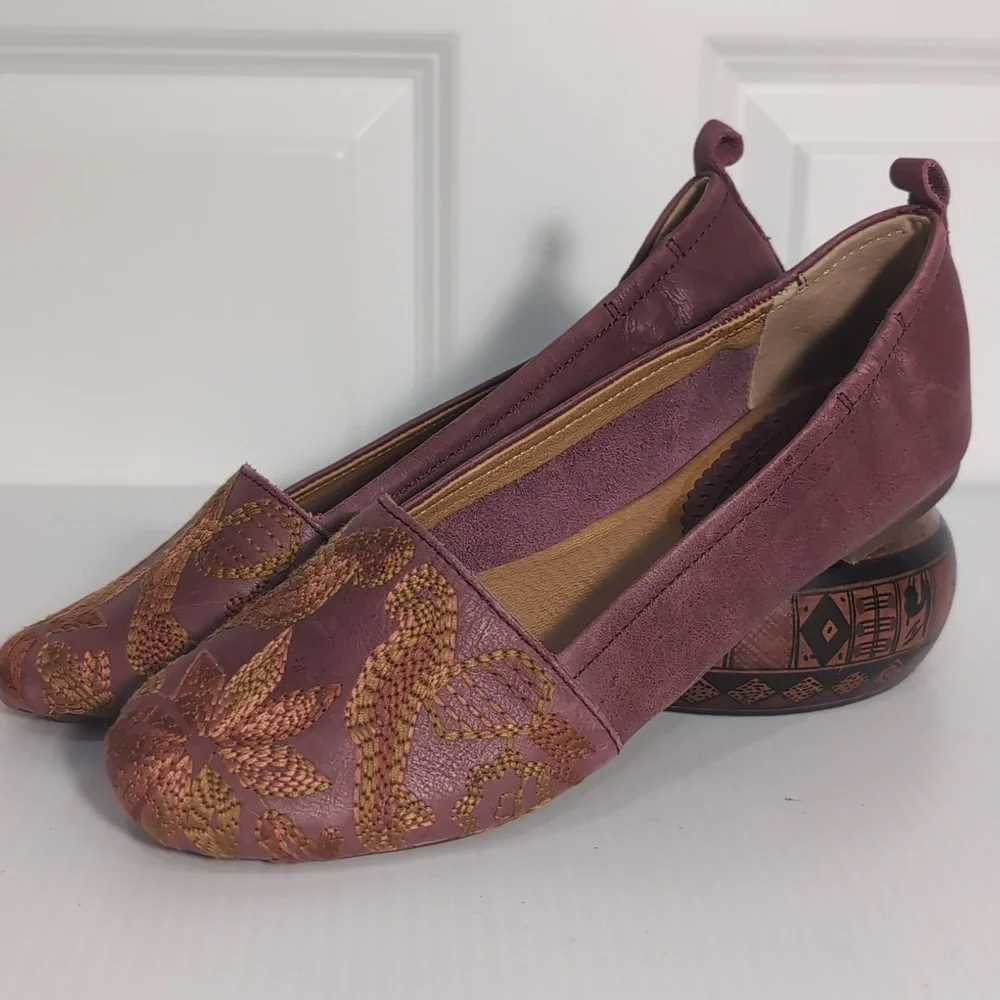 Anthropologie Latigo Embroidered Women's Flats Size 8.5 Maroon Leather Floral - Picture 3 of 10